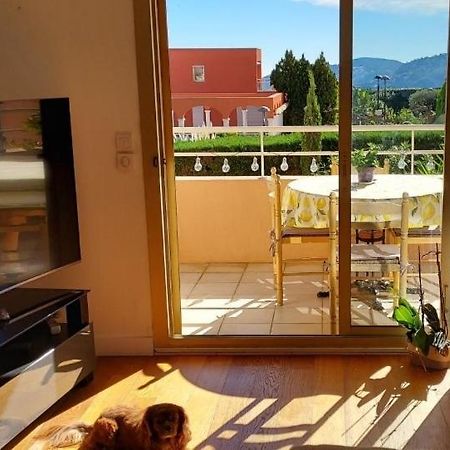 Chambre Lit 2 Personnes Dans Appartement Du Logeur Mandelieu Exterior foto