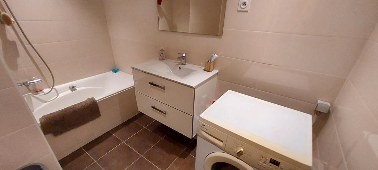 Chambre Lit 2 Personnes Dans Appartement Du Logeur Mandelieu Exterior foto
