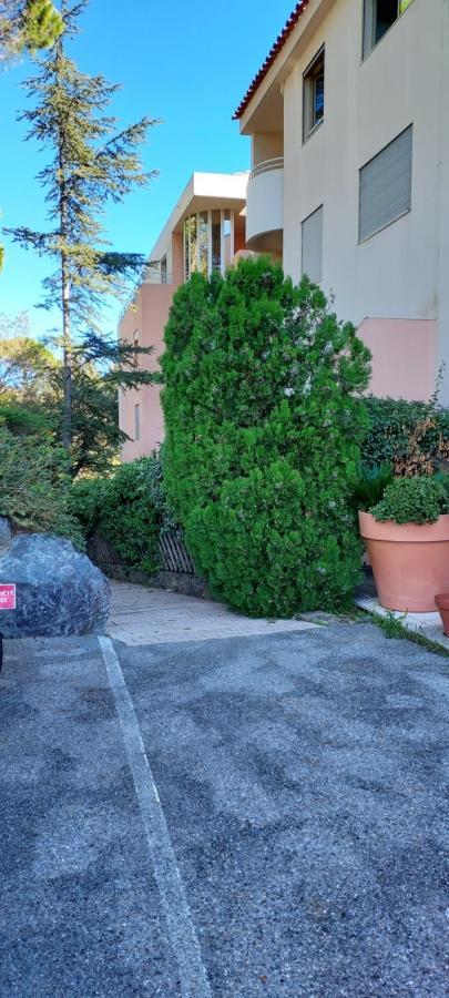 Chambre Lit 2 Personnes Dans Appartement Du Logeur Mandelieu Exterior foto